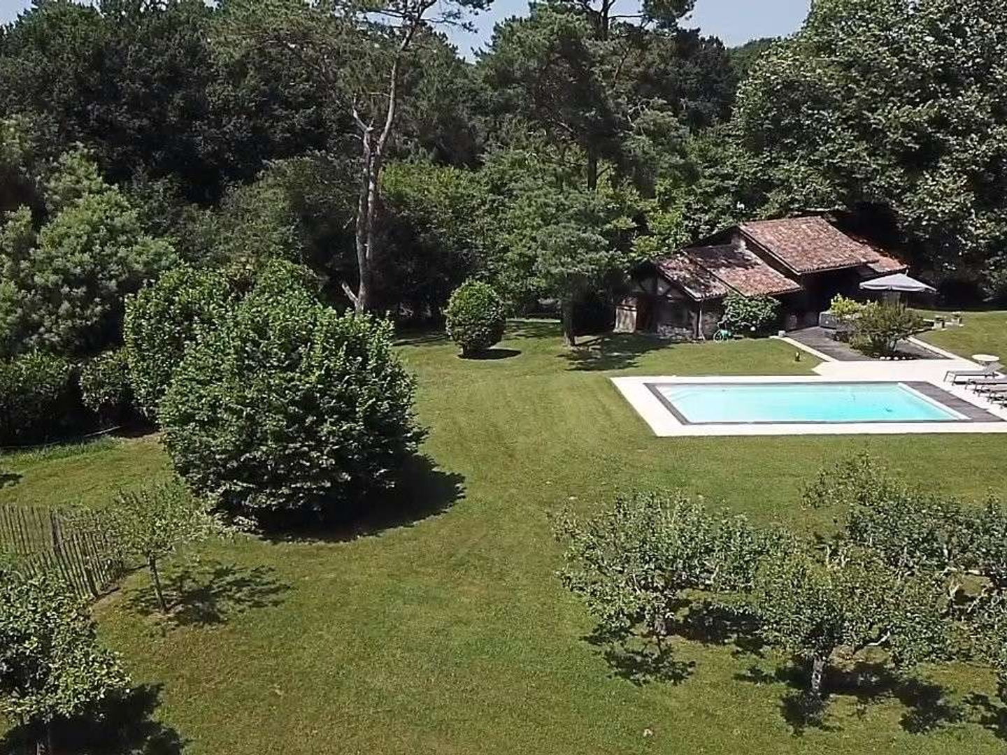 Maison 12 pièces 450 m²