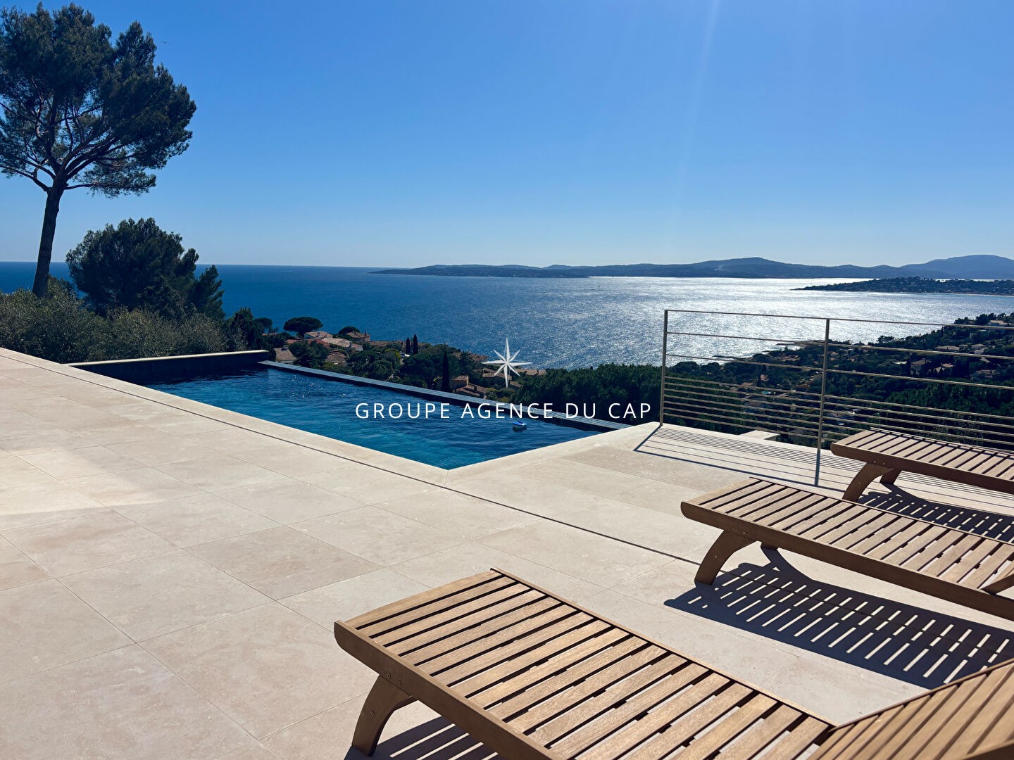 VILLA RECENTE NEUVE 4 CHAMBRES SUITES PISCINE GARAGE VUE MER PANORAMIQUE AUX ISSAMBRES