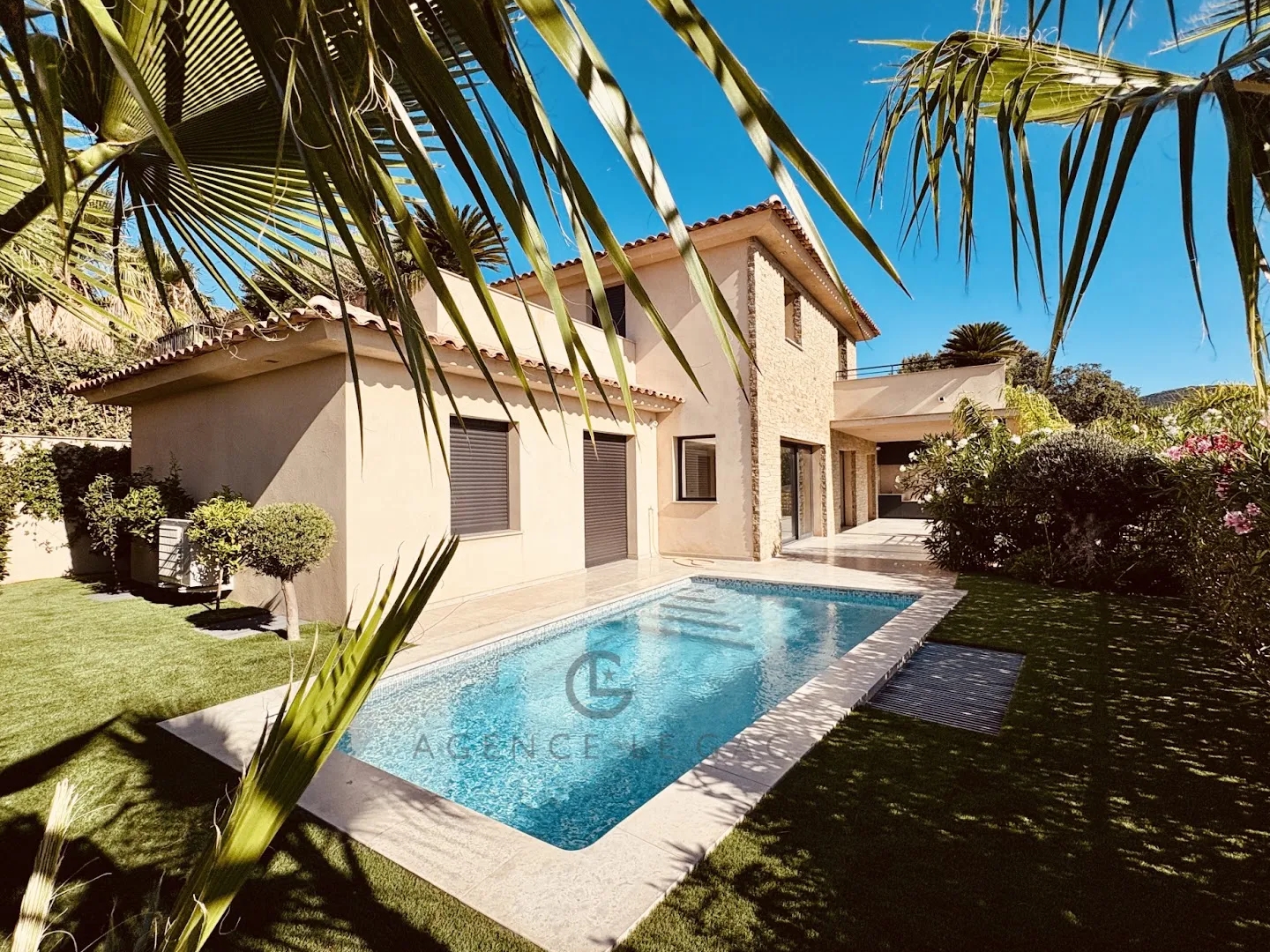 Villa 5 pièces 180 m²