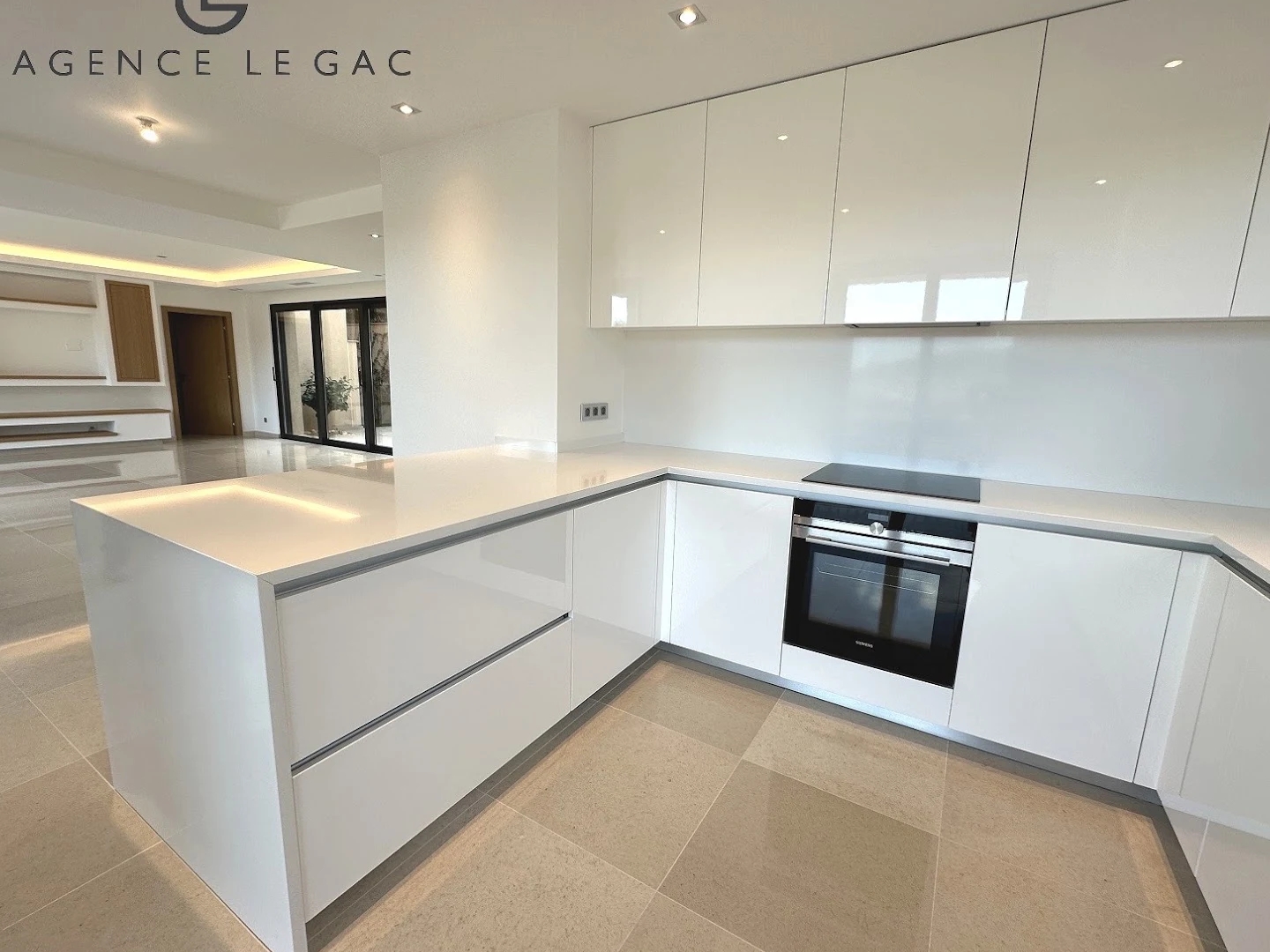 Maison à vendre - 5 pièces - 180m2 - Sainte-Maxime (83120)