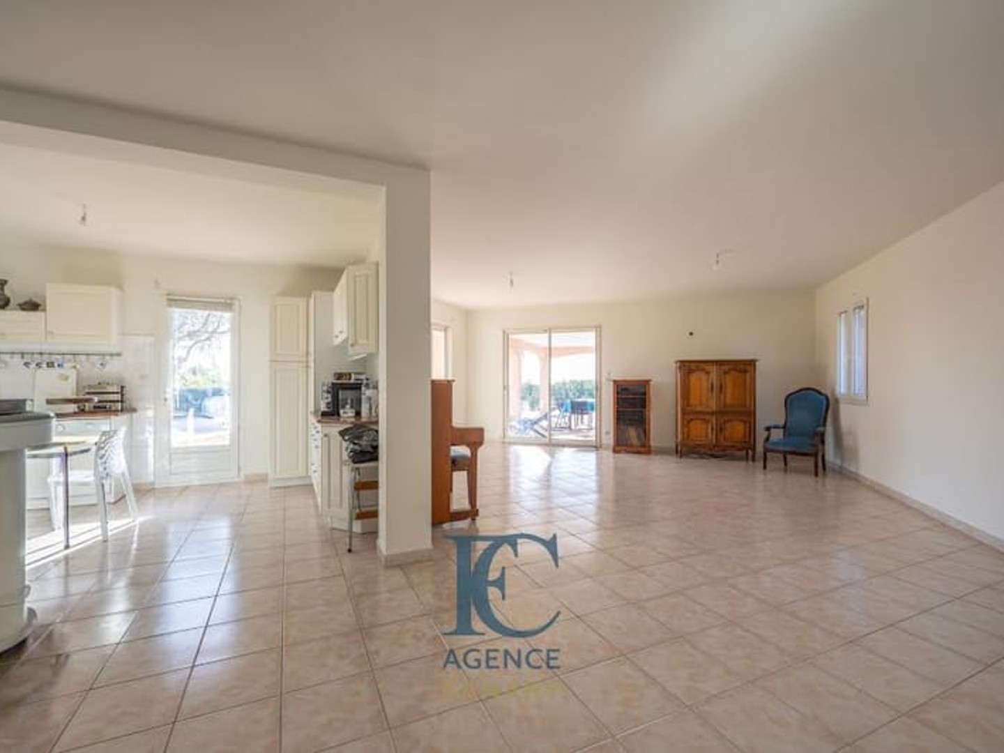Maison à vendre - 7 pièces - 158m2 - Saint-Cyr-Sur-Mer (83270)