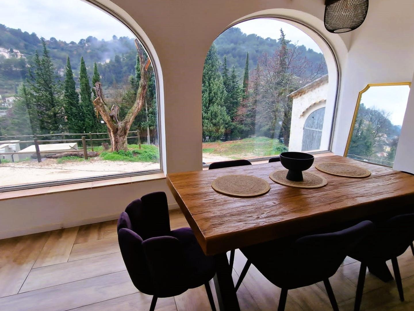 Maison à vendre - 8 pièces - 251m2 - Solliès-Toucas (83210)