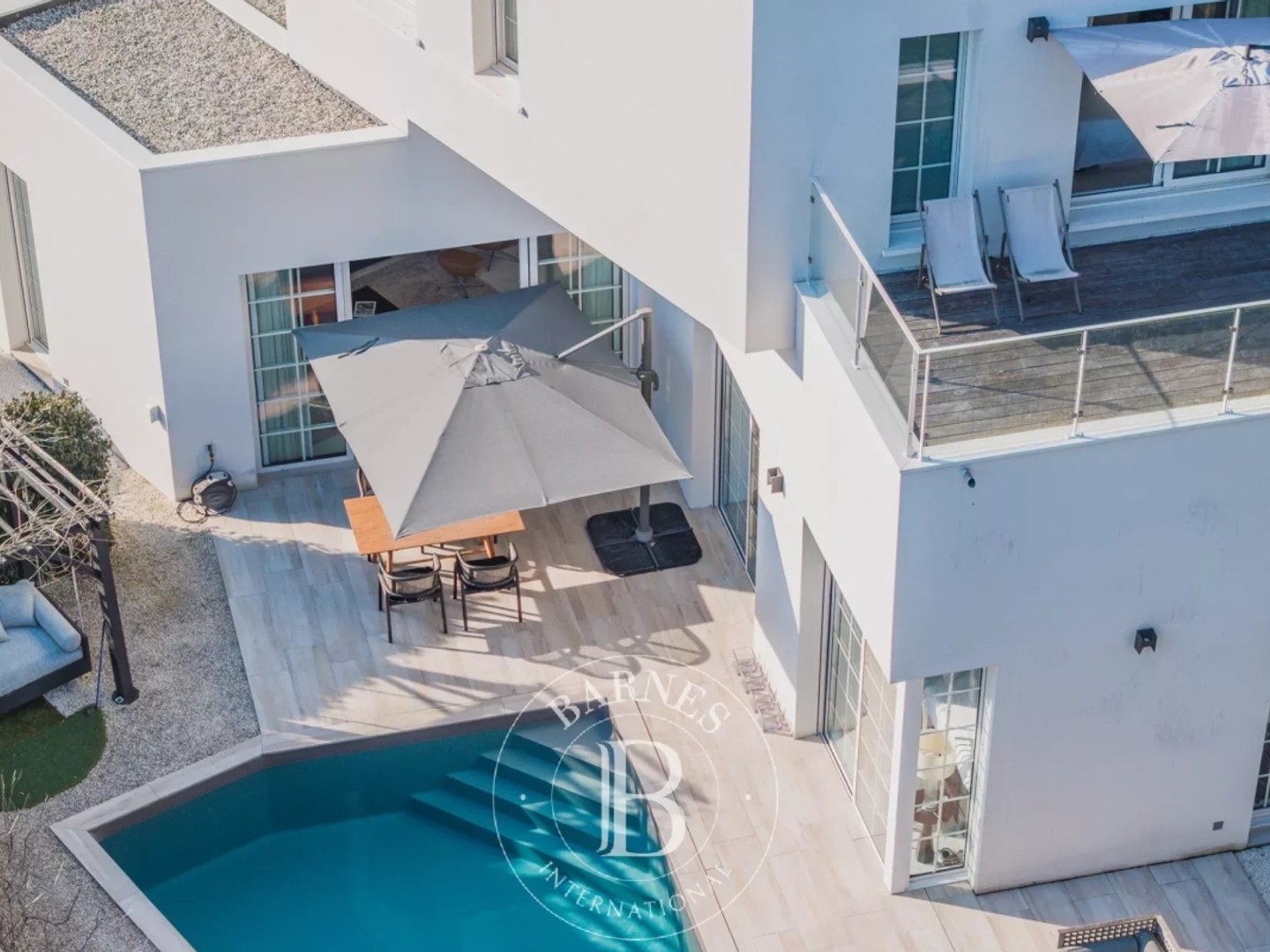 VILLA CONTEMPORAINE À LA HUME