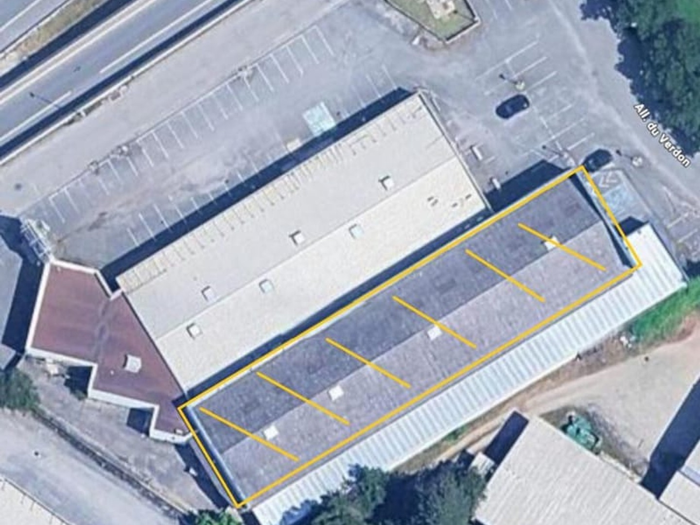 Local Commercial + Entrepôt - Ensemble Immobilier à Vendre