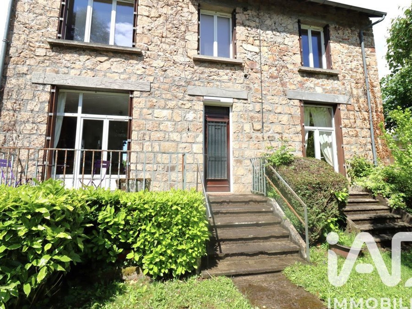 Maison à vendre - 9 pièces - 177m2 - Neuvic (19160)