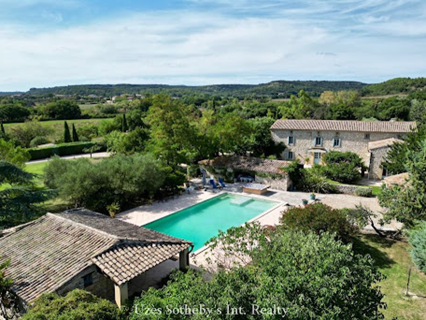 Maison 9 pièces 330 m²