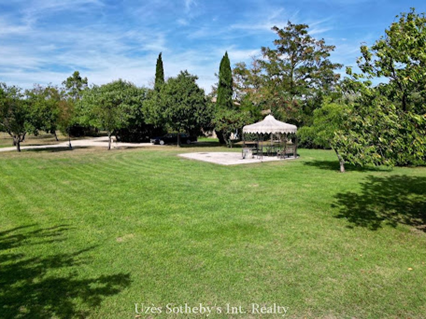 Maison à vendre - 9 pièces - 330m2 - Uzès (30700)