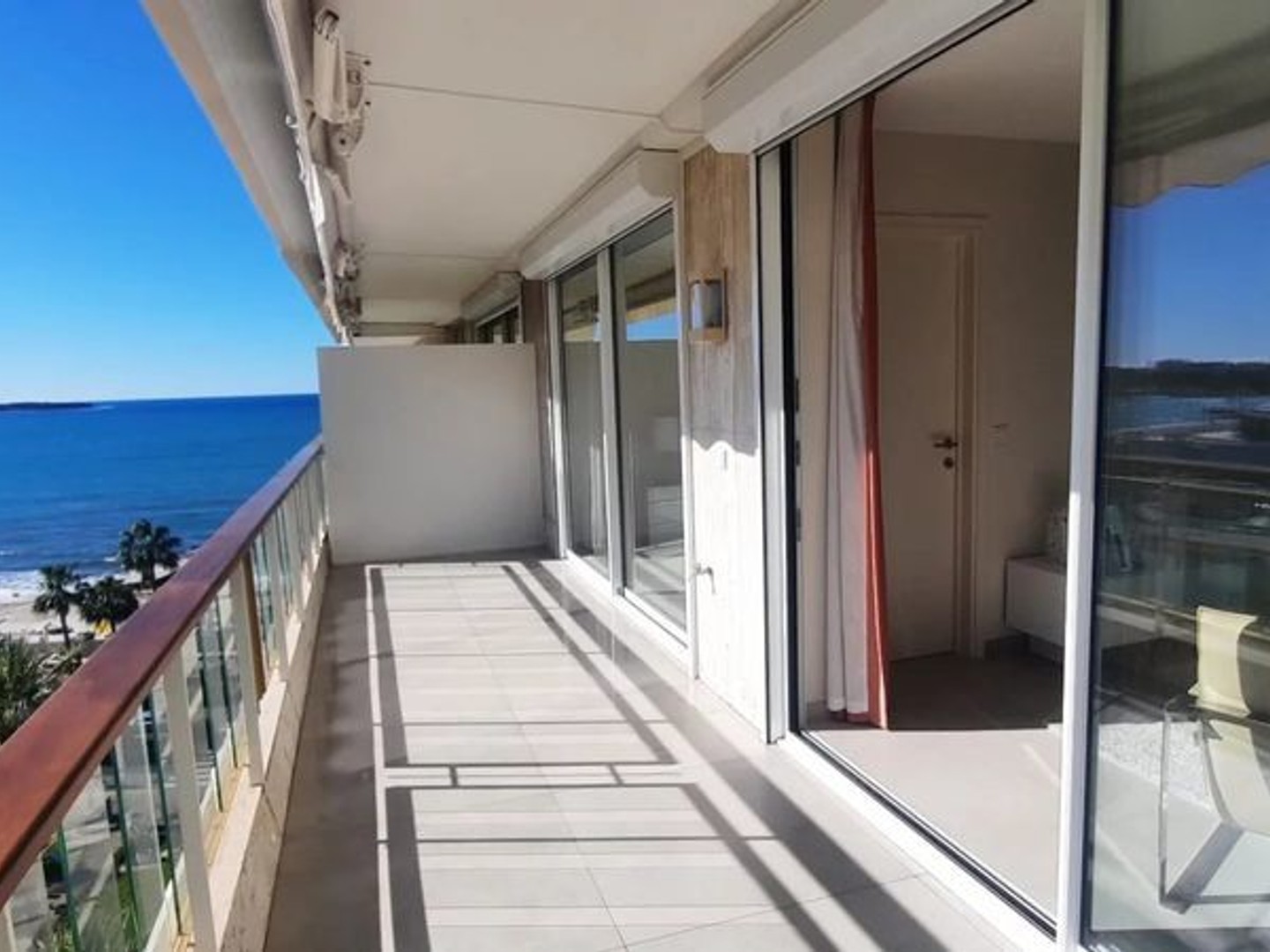Cannes La Croisette Vue Mer Panoramique