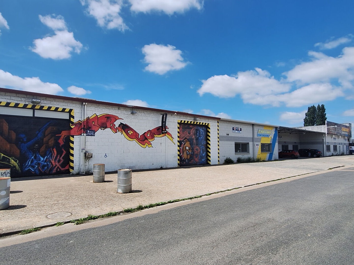 Magasin à vendre - 984m2 - Sens (89100)