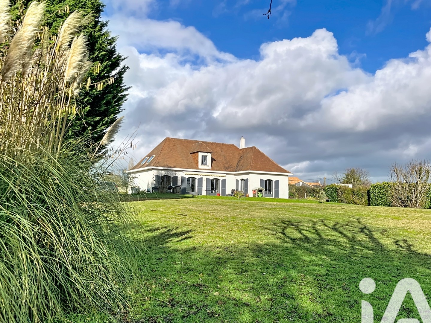 Maison à vendre - 7 pièces - 186m2 - Naintré (86530)