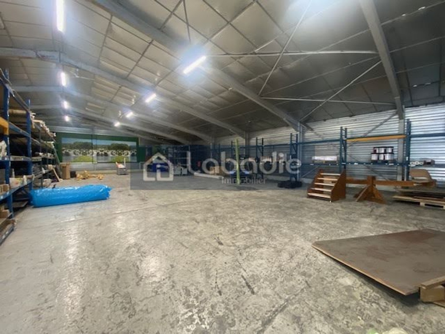 Maison à vendre - 1 pièce - 2413m2 - Villedieu-Les-Poê... (50800)