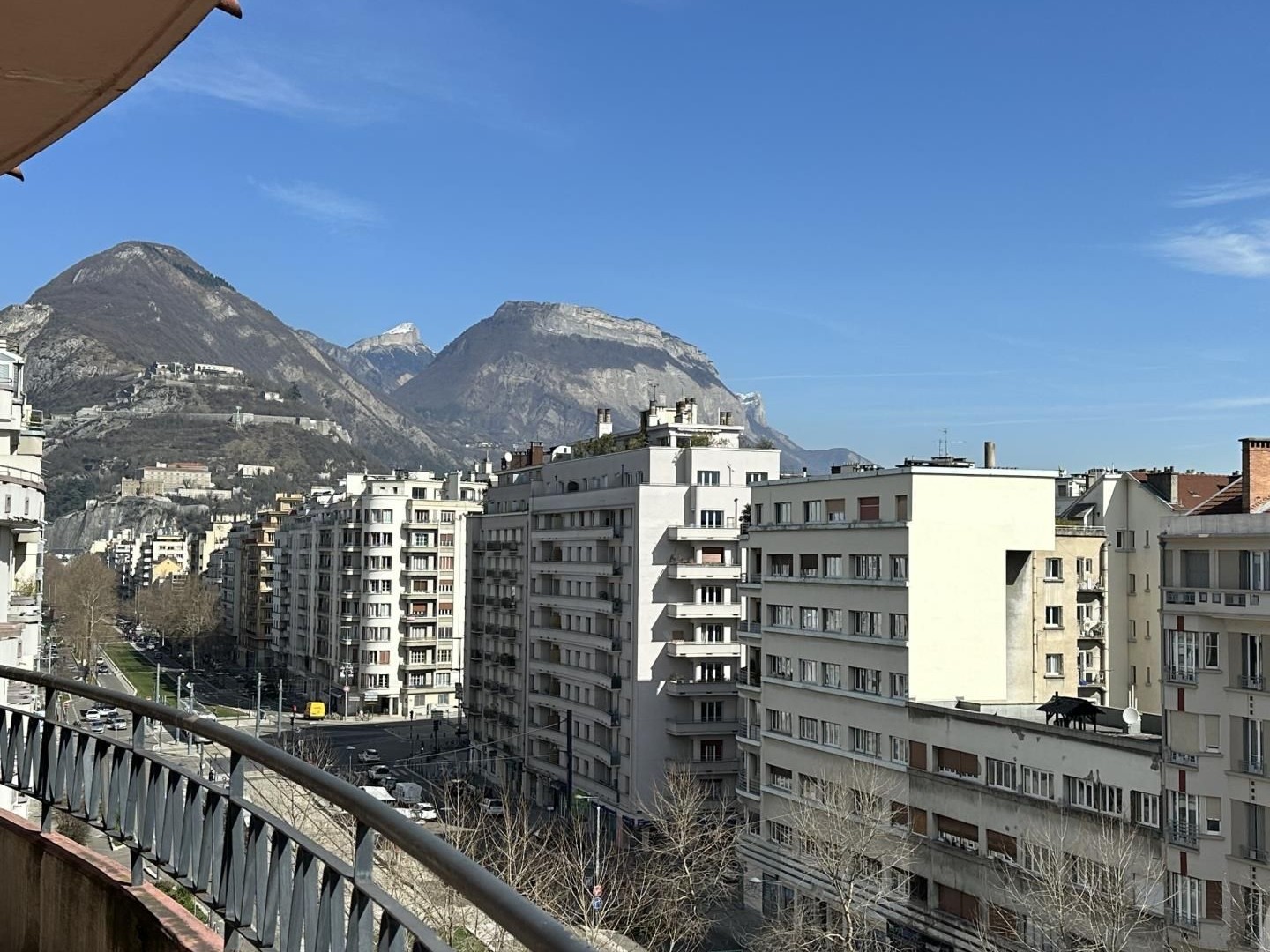Appartement à vendre - 5 pièces - 144m2 - Grenoble (38000)