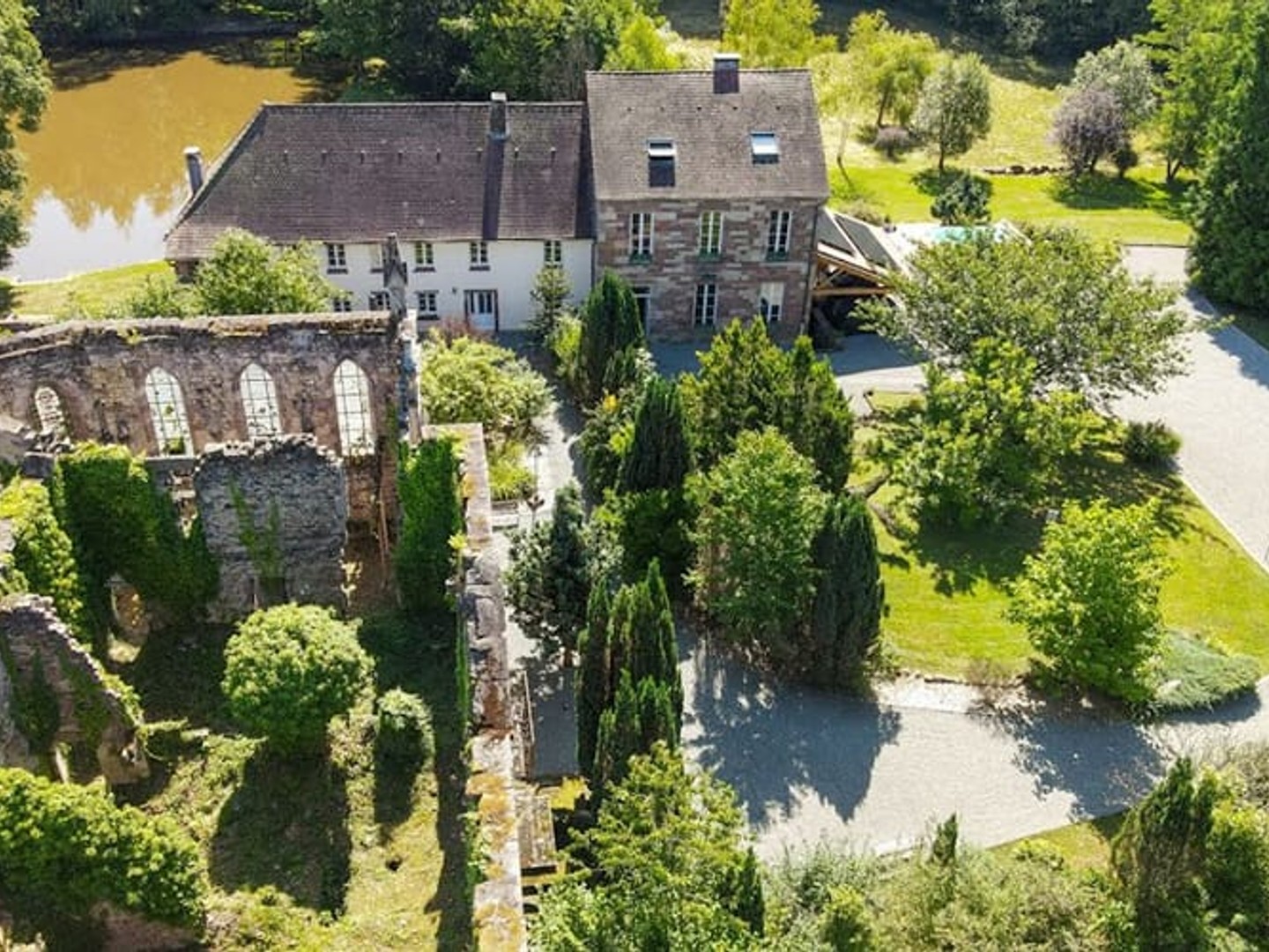 Maison 16 pièces 492 m²