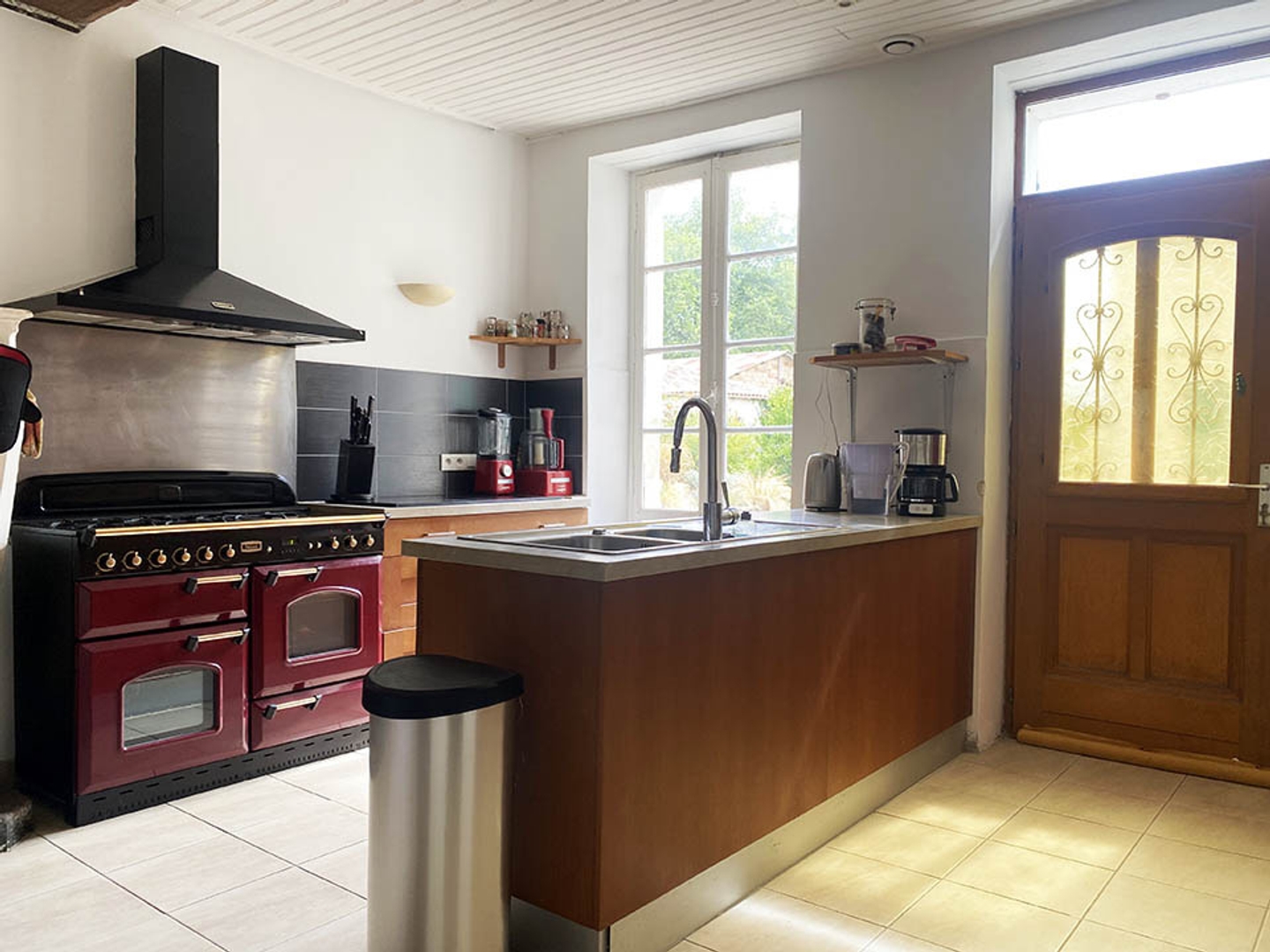 Maison à vendre - 16 pièces - 510m2 - Mortagne-Sur-Gironde (17120)