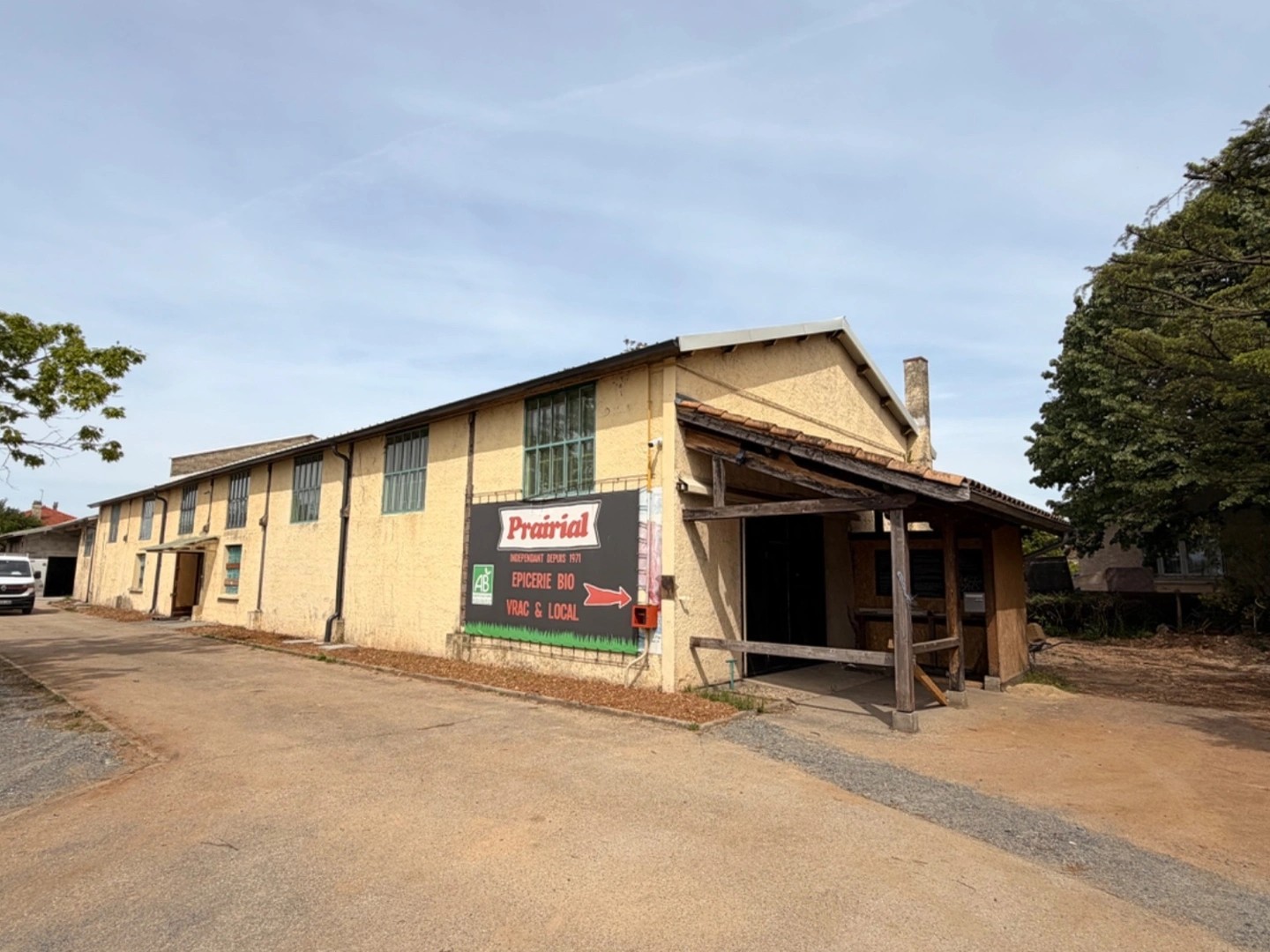 Magasin à vendre - 8 pièces - Vaulx-En-Velin (69120)