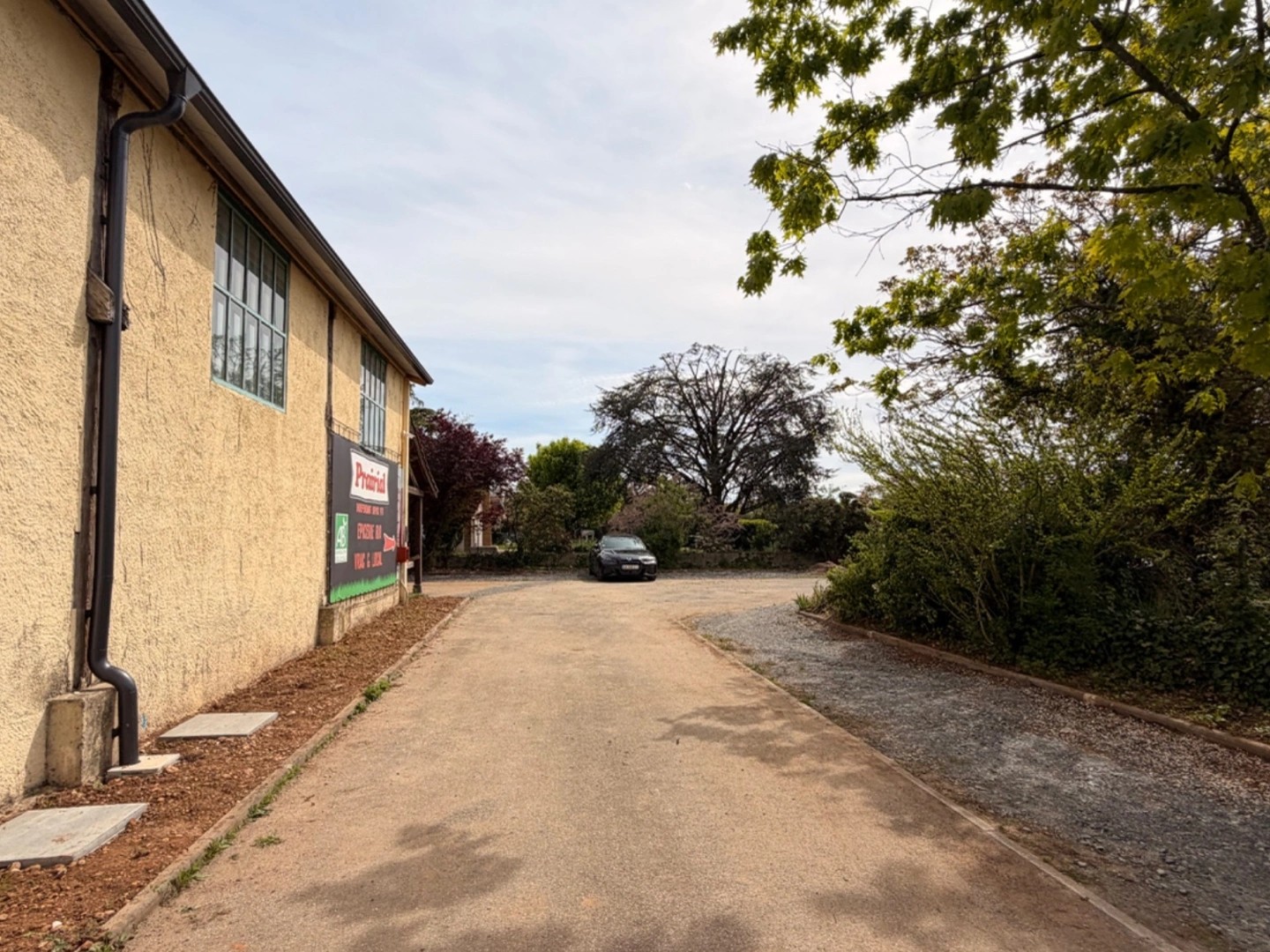Magasin à vendre - 8 pièces - Vaulx-En-Velin (69120)