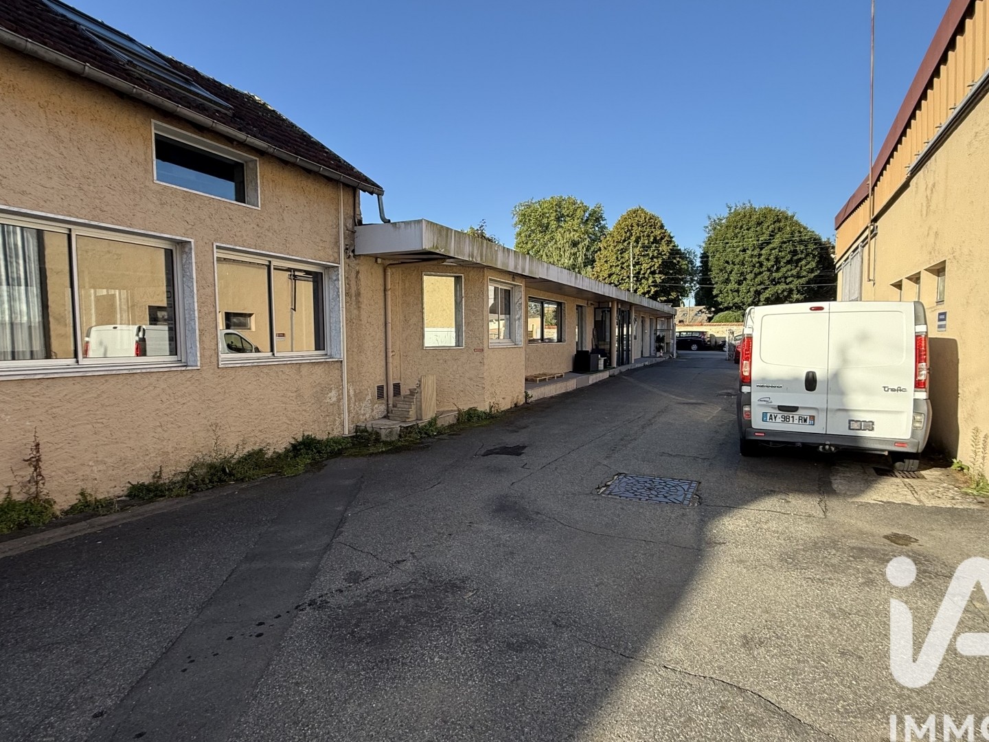 Maison avec appartements 2445 m²