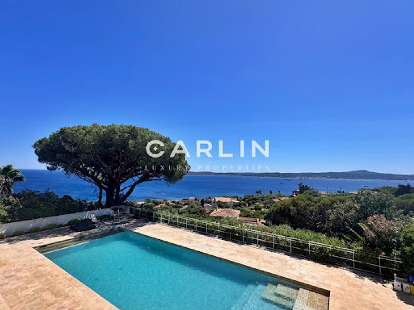 Maison à vendre - 12 pièces - 500m2 - Saint-Tropez (83990)