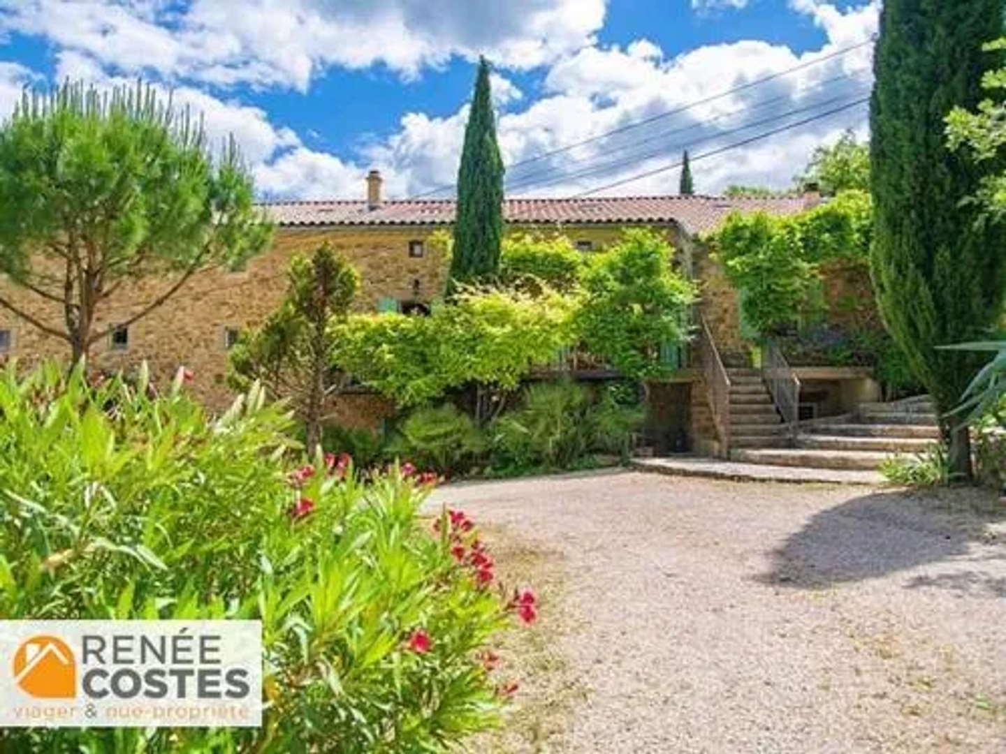 Maison à vendre - 27 pièces - 668m2 - Uzès (30700)