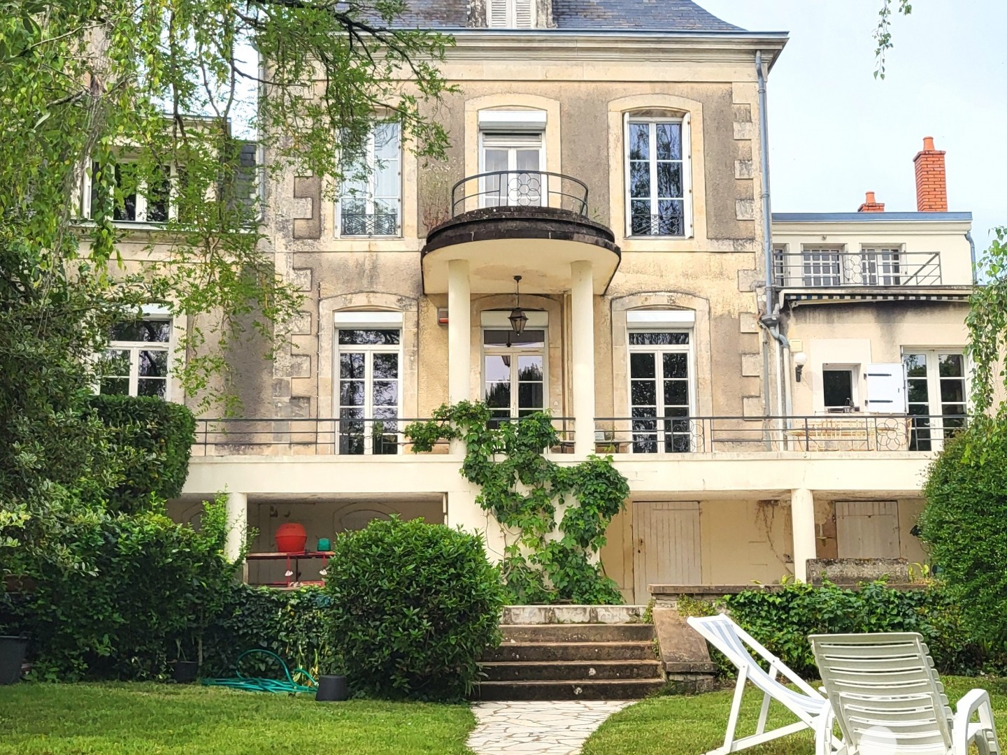 Maison à vendre - 9 pièces - 370m2 - Niort (79000)