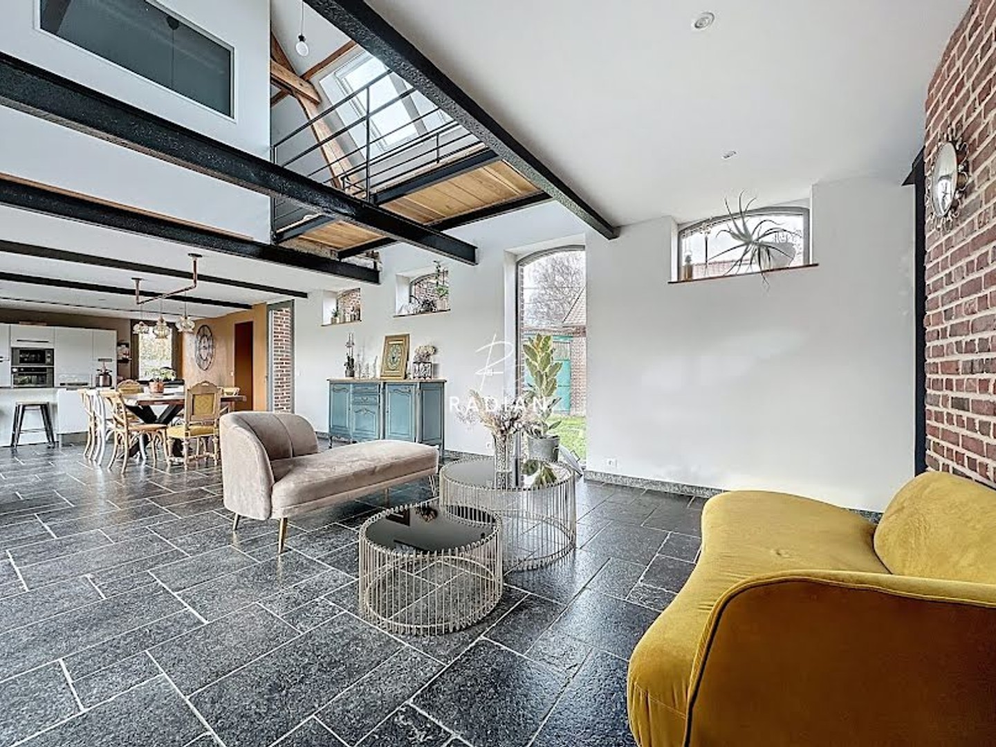 Maison 5 pièces 212 m²