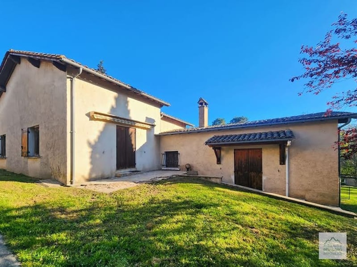 Maison à vendre - 4 pièces - 114m2 - Vallereuil (24190)