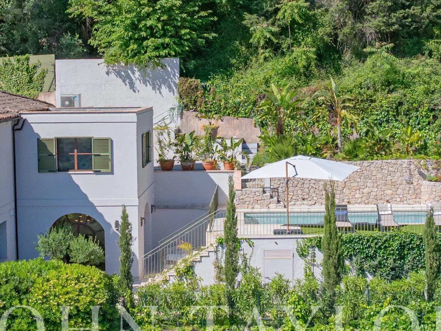 Maison à vendre - 373m2 - Roquebrune-Cap-Ma... (06190)