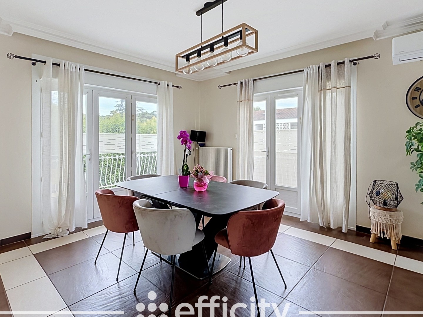 Appartement à vendre - 4 pièces - 126m2 - Loire-Sur-Rhône (69700)