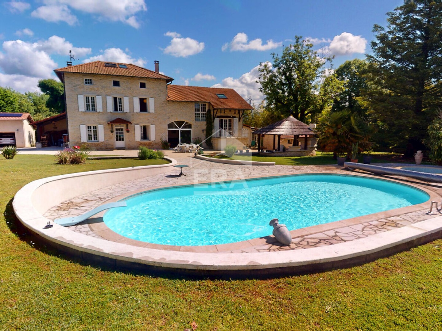 Maison 8 pièces 206 m²