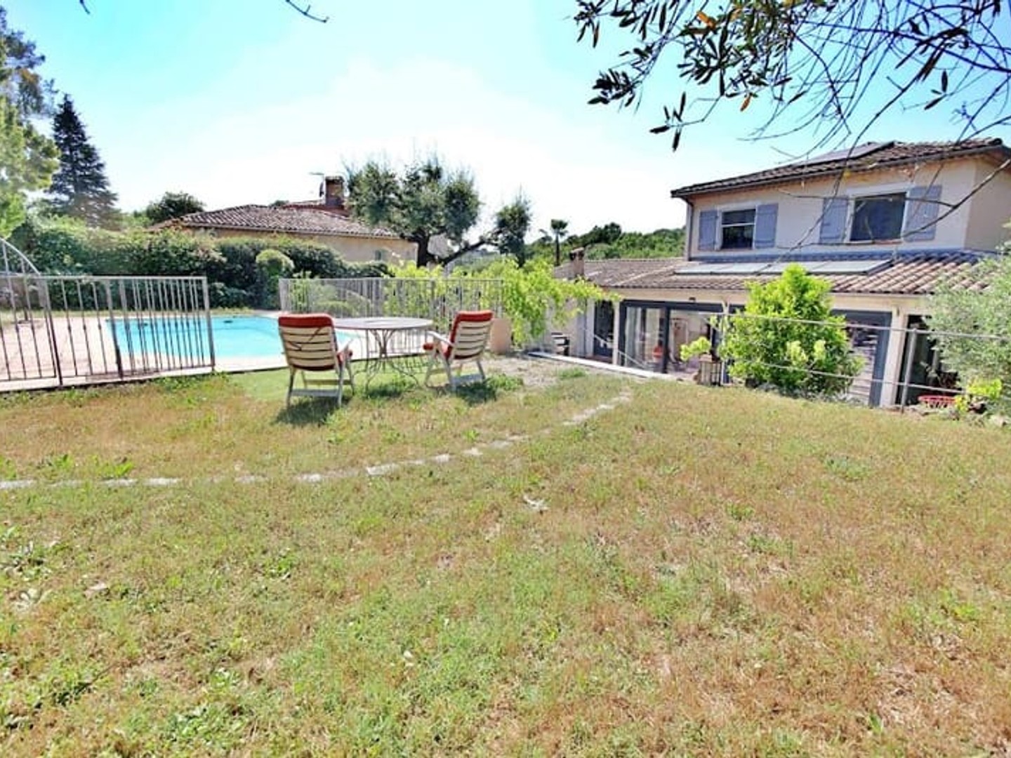 Maison à vendre - 1 pièce - 200m2 - Mouans-Sartoux (06370)