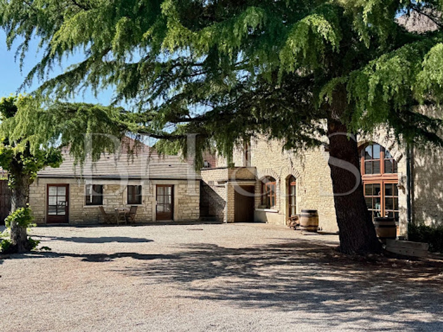 Magasin à vendre - 15 pièces - 400m2 - Beaune (21200)