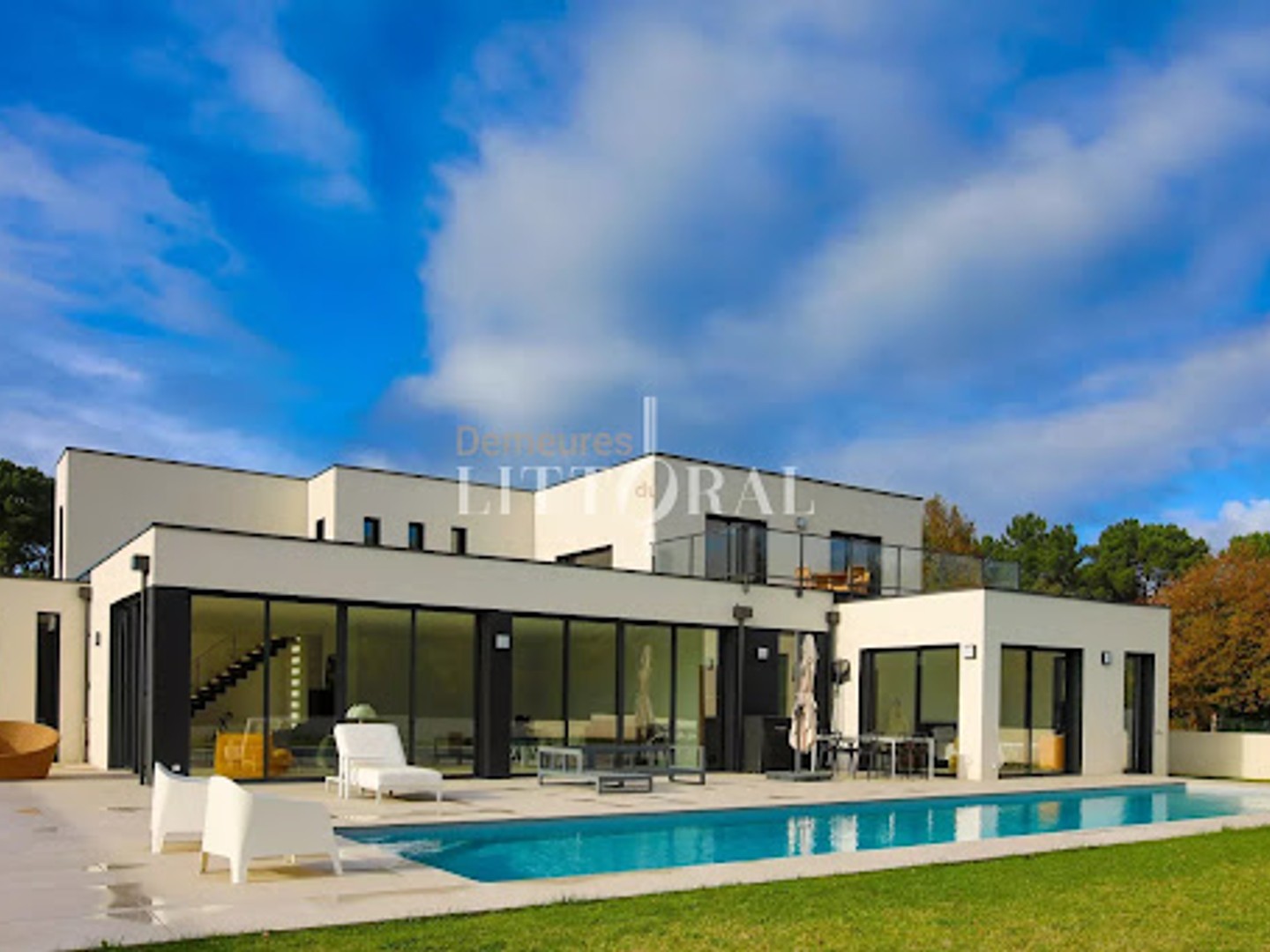 Maison 13 pièces 311 m²