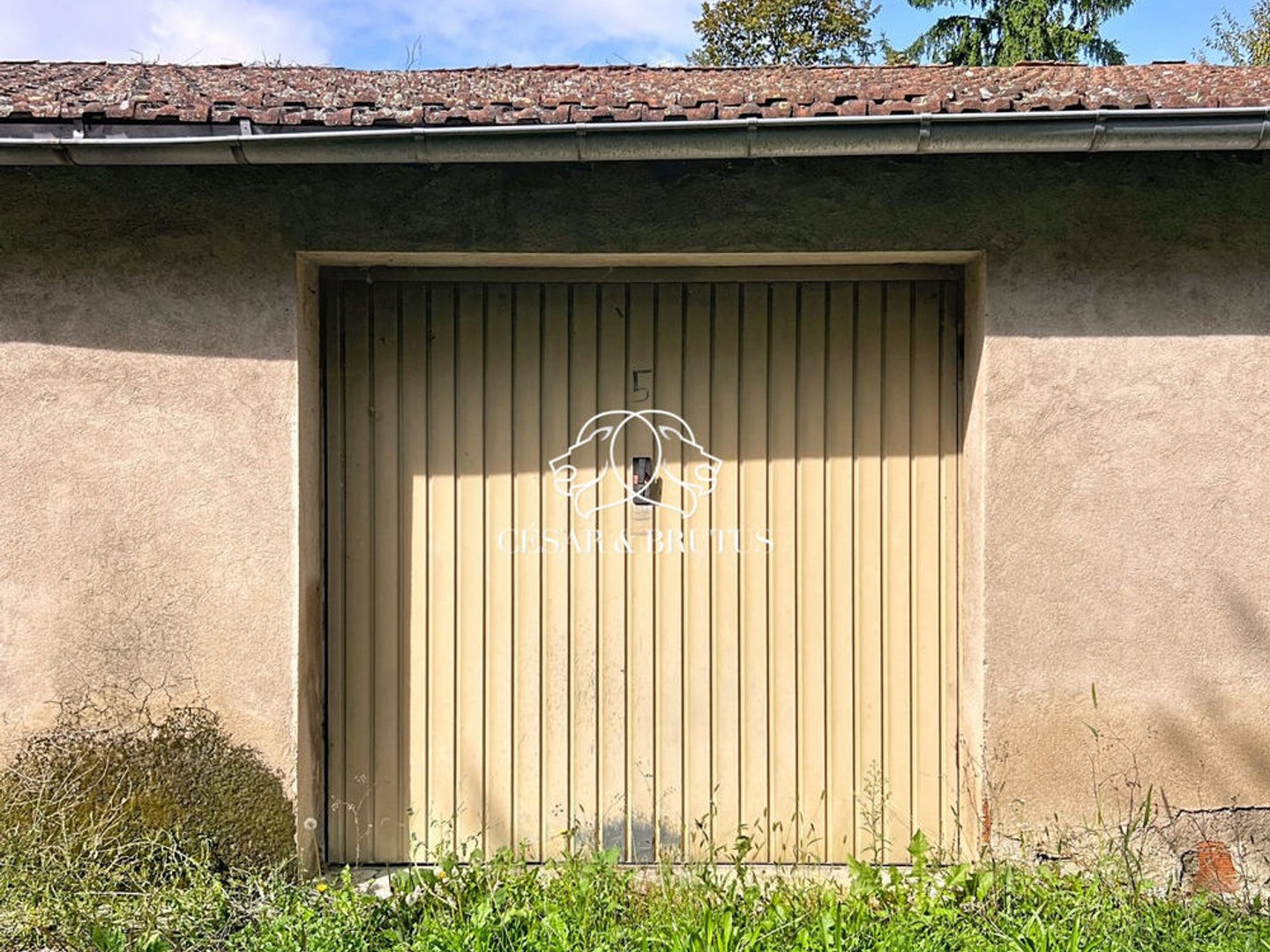 Parking / garage / box à vendre - Thizy-Les-Bourgs (69240)