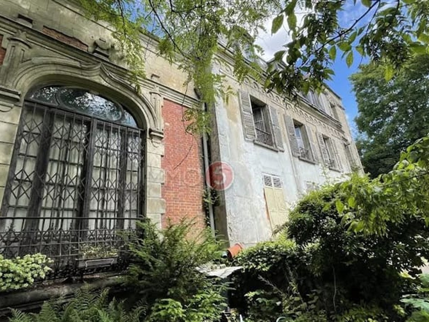 Maison 18 pièces 330 m²